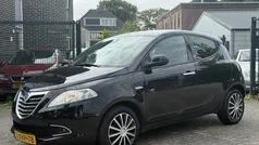 Zwart Gebruikt 2014 Lancia Ypsilon Platinum Hatchback | € 4.450 (Eerlijke prijs)