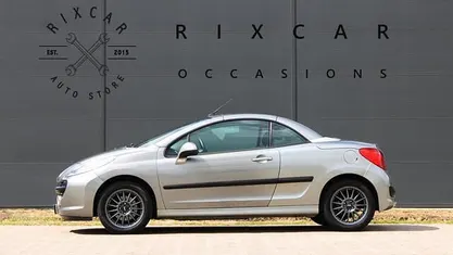 Grijs (metallic) Occasion 2008 Peugeot 207 CC Cabriolet | € 2.940 (Eerlijke prijs)