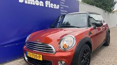 Oranje, metallic lak Gebruikt 2013 Mini ONE Chili Hatchback | € 6.245 (Eerlijke prijs)