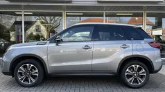 Suv Gebruikt 2023 Suzuki Vitara Style SUV | € 25.650 (Eerlijke prijs)