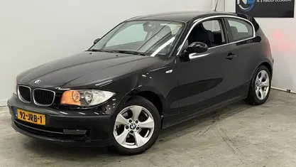 Zwart Gebruikt 2009 BMW 116 Hatchback | € 3.949 (Eerlijke prijs)