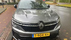 Gebruikt 2023 Renault Espace Iconic SUV | € 39.840 (Eerlijke prijs)