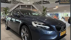 Blauw Gebruikt 2017 Volvo V40 Stationwagen | € 18.450 (Goede deal)
