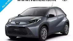 Gebruikt 2025 Toyota Aygo Play Hatchback | € 21.090 (Eerlijke prijs)