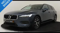 Blauw Gebruikt 2022 Volvo V60 Core Stationwagen | € 32.890 (Goede deal)