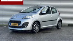 Grijs Gebruikt 2013 Peugeot 107 Active Hatchback | € 3.950 (Eerlijke prijs)