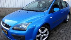 Blauw Gebruikt 2006 Ford Focus Futura Hatchback | € 3.495 (Eerlijke prijs)
