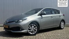 Grijs Gebruikt 2017 Toyota Auris Business Edition Hatchback | € 10.900 (Eerlijke prijs)