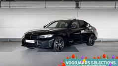 Saphirschwarz metallic (zwart metallic) Gebruikt 2024 BMW 320e M Sport Sedan | € 46.900 (Eerlijke prijs)