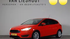 Rood Gebruikt 2016 Ford Focus Trend Hatchback | € 9.650 (Eerlijke prijs)