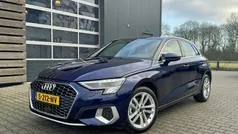 Blauw, metallic lak Gebruikt 2023 Audi A3 Sportback e-tron Advanced Sedan | € 26.950 (Goede deal)