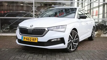 Wit Occasion 2021 Skoda Scala Sport Hatchback | € 16.950 (Eerlijke prijs)