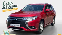 Rood Gebruikt 2015 Mitsubishi Outlander P-HEV Edition SUV | € 14.845 (Eerlijke prijs)