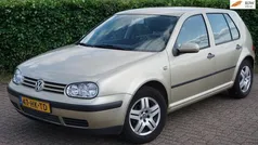 Beige, andere lak Gebruikt 2001 VW Golf IV Trendline Hatchback | € 950 (Goede deal)