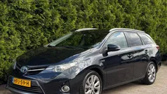 Zwart Gebruikt 2013 Toyota Auris Hybrid Executive Stationwagen | € 11.890 (Eerlijke prijs)