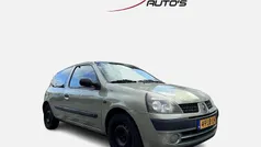 Gebruikt 2002 Renault Clio II Expression Hatchback | € 950 (Eerlijke prijs)