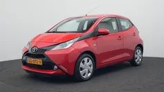 Gebruikt 2018 Toyota Aygo X-play Hatchback | € 9.745 (Eerlijke prijs)