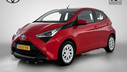 Gebruikt 2020 Toyota Aygo X-play Hatchback | € 10.945 (Eerlijke prijs)