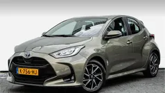 Bruin Gebruikt 2021 Toyota Yaris Hybrid Hatchback | € 17.940 (Eerlijke prijs)