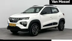 Gebruikt 2023 Dacia Spring Essentiel Hatchback | € 13.440 (Eerlijke prijs)
