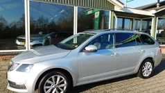 Grijs Gebruikt 2020 Skoda Octavia Stationwagen | € 16.450 (Eerlijke prijs)