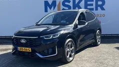 Zwart, metallic lak Gebruikt 2024 Ford Kuga ST-Line X SUV | € 42.500 (Eerlijke prijs)