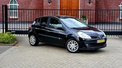 Zwart Gebruikt 2009 Renault Clio II Dynamique Hatchback | € 2.750 (Eerlijke prijs)