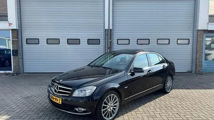 Zwart Occasion 2009 Mercedes C350 Elegance Sedan | € 9.950 (Eerlijke prijs)