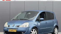 Blauw, metallic lak Gebruikt 2009 Renault Grand Modus Dynamique MPV | € 3.948 (Eerlijke prijs)