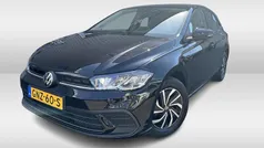 Zwart, metallic lak Gebruikt 2024 VW Polo Edition Hatchback | € 23.950 (Eerlijke prijs)