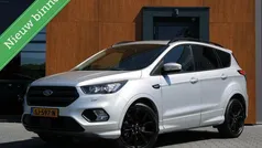 Grijs Gebruikt 2018 Ford Kuga ST-Line SUV | € 19.950 (Eerlijke prijs)