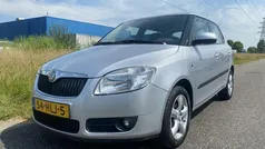 Grijs Gebruikt 2009 Skoda Fabia Ambiente Hatchback | € 3.750 (Eerlijke prijs)