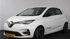 Wit Gebruikt 2023 Renault Zoe Iconic Hatchback | € 21.400 (Eerlijke prijs)