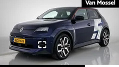 Twotone bleu nocturne / noir Nieuw 2024 Renault R5 Komfort Hatchback | € 32.940 (Eerlijke prijs)