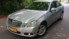 Grijs, metallic lak Gebruikt 2010 Mercedes E250 Sedan | € 17.950 (Eerlijke prijs)