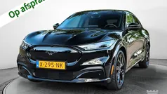 Zwart Gebruikt 2023 Ford Mustang Mach-E Premium SUV | € 41.900 (Eerlijke prijs)