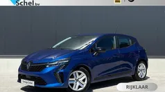 Gebruikt 2024 Renault Clio V Evolution Hatchback | € 19.950 (Eerlijke prijs)