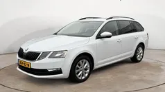 Wit Gebruikt 2020 Skoda Octavia Business Line Stationwagen | € 18.685 (Eerlijke prijs)