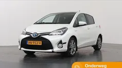 Wit Gebruikt 2015 Toyota Yaris Hatchback | € 11.945 (Eerlijke prijs)
