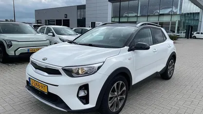 Occasion 2020 Kia Stonic SUV | € 16.245 (Eerlijke prijs)