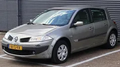 Gebruikt 2006 Renault Mégane II Dynamique Hatchback | € 2.695 (Eerlijke prijs)