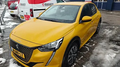 Occasion 2022 Peugeot e-208 Active Hatchback | € 13.895 (Goede deal)