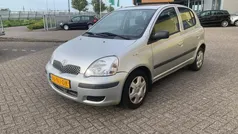 Grijs Gebruikt 2003 Toyota Yaris Terra Hatchback | € 2.250 (Eerlijke prijs)