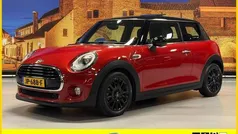 Rood, metallic lak Gebruikt 2016 Mini Cooper Chili Hatchback | € 11.950 (Eerlijke prijs)