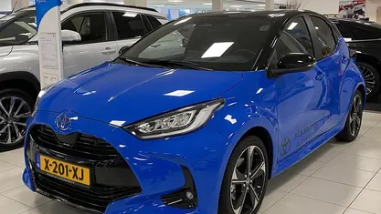 Blauw Occasion 2024 Toyota Yaris Hybrid Edition Hatchback | € 29.950 (Eerlijke prijs)