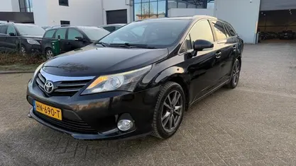 Zwart Gebruikt 2014 Toyota Avensis Business Edition Stationwagen | € 3.750 (Eerlijke prijs)