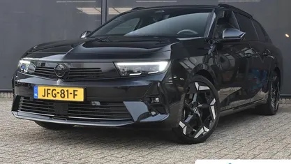 Zwart Gebruikt 2024 Opel Astra GSe Stationwagen | € 31.895 (Eerlijke prijs)
