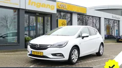 Wit Gebruikt 2018 Opel Astra Edition Hatchback | € 12.990 (Eerlijke prijs)