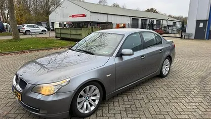 Grijs Gebruikt 2009 BMW 520 Sedan | € 4.350 (Eerlijke prijs)