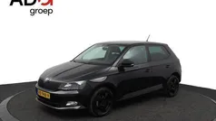 Zwart Gebruikt 2016 Skoda Fabia Hatchback | € 8.950 (Eerlijke prijs)